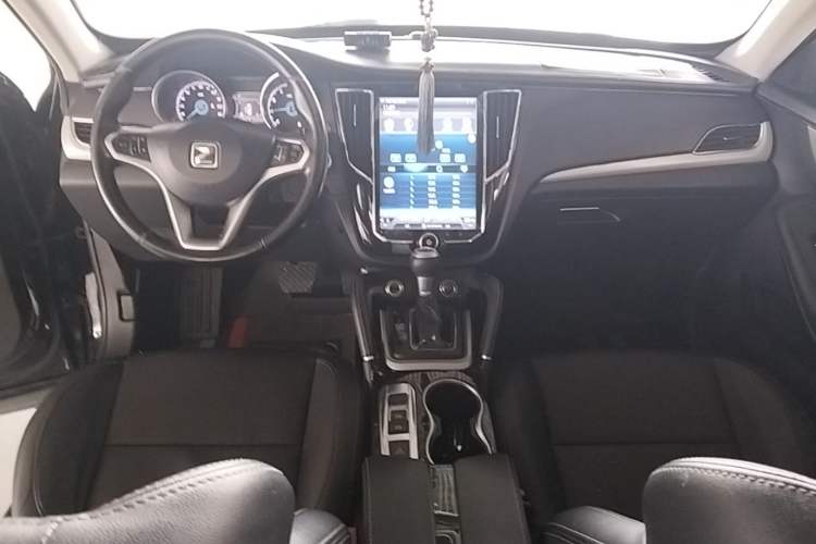 Used Zotye SR7 2016 1.5T CVT Cube Heart Edition China V Standard Center Console