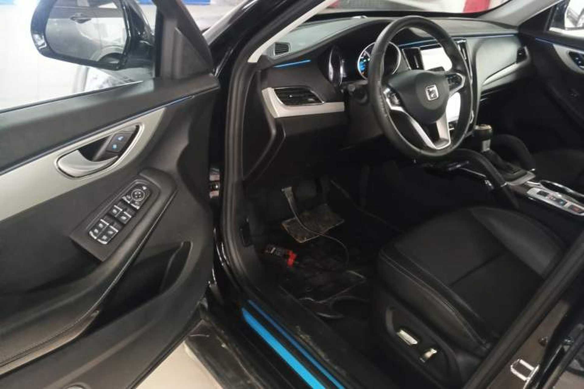 Used Zotye SR7 2016 1.5T CVT Cube Heart Edition China V Standard Driver Seat