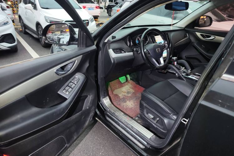 Used Zotye SR7 2016 1.5T CVT Cube Heart Edition China V Standard Driver Seat