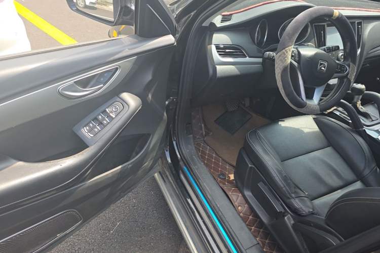 Used Zotye SR7 2016 1.5T CVT Cube Road Edition China V Standard Driver Seat