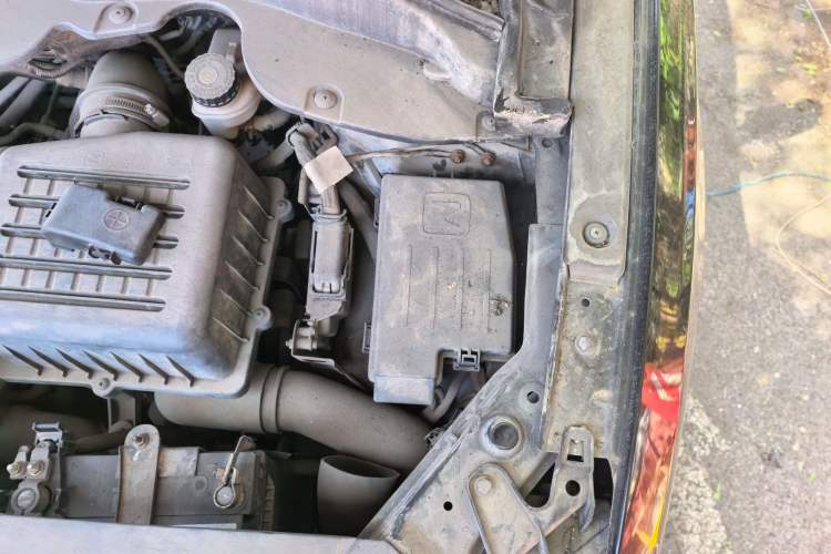 Used Zotye SR7 2016 1.5T Manual Cube Heart Edition China IV Standard Engine Bay Left