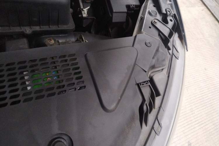 Used Zotye SR7 2016 1.5T CVT Cube Heart Edition China V Standard Engine Bay Left