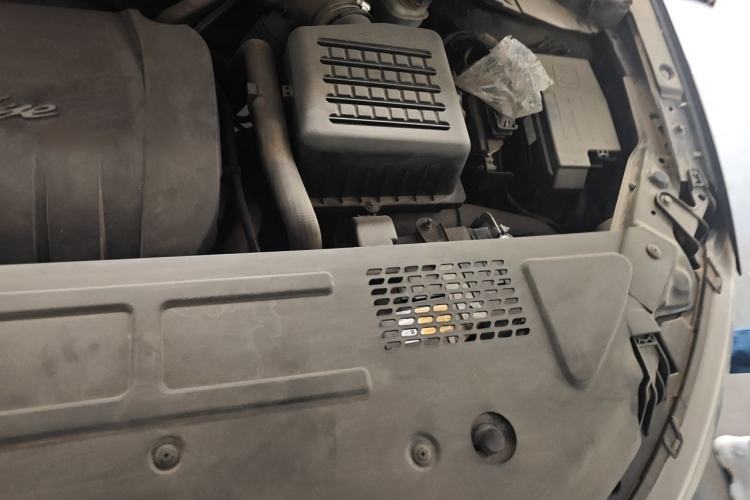 Used Zotye SR7 2016 1.5T CVT Cube Heart Edition China IV Standard Engine Bay Left