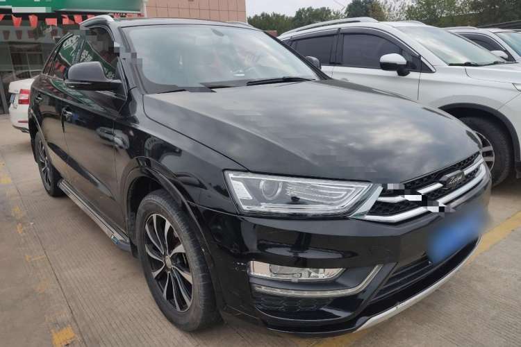 Used Zotye SR7 2016 1.5T Manual Cube Heart Edition China V Standard Front Right 45 Deg