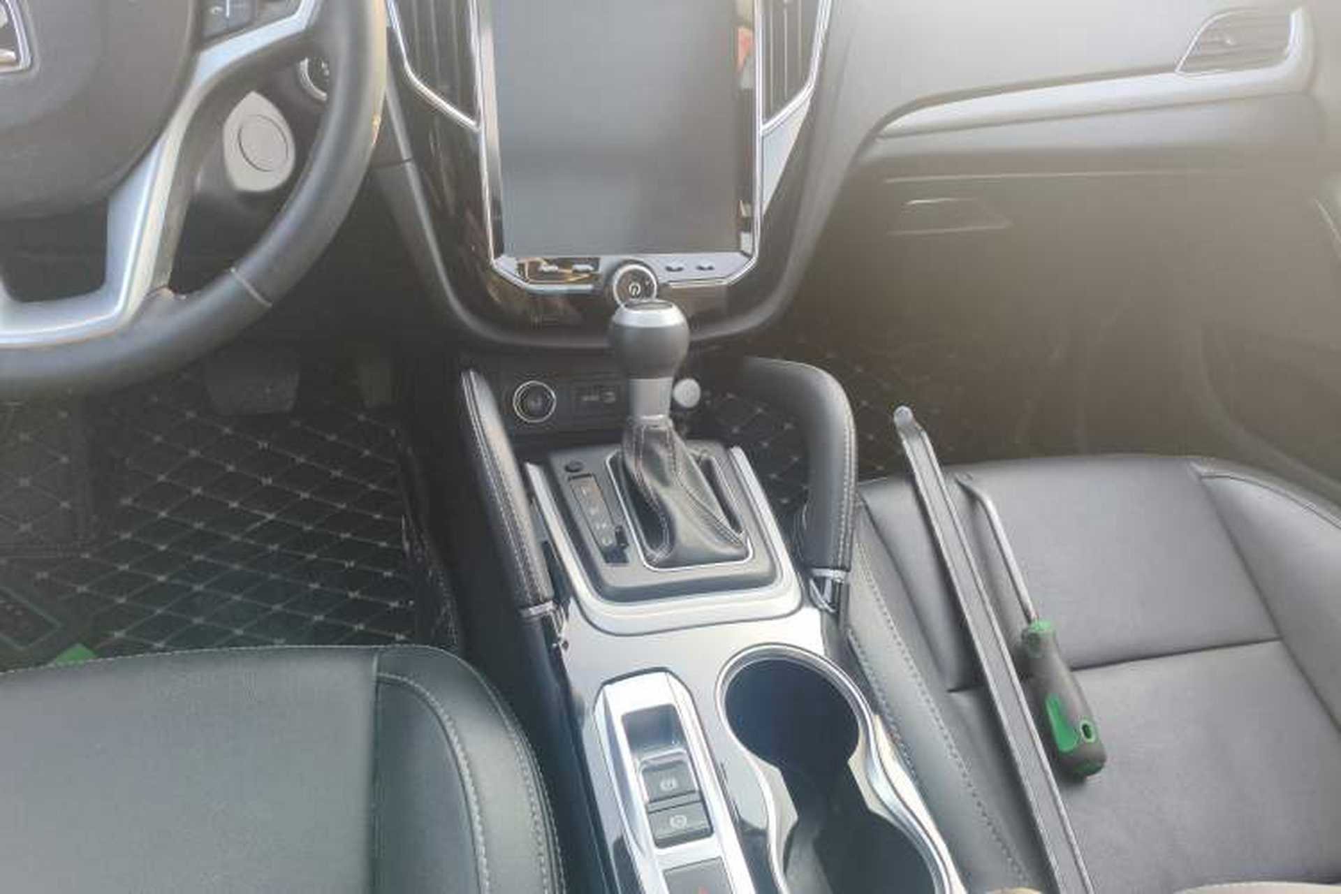 Used Zotye SR7 2016 1.5T CVT Cube Heart Edition China V Standard Gear Lever
