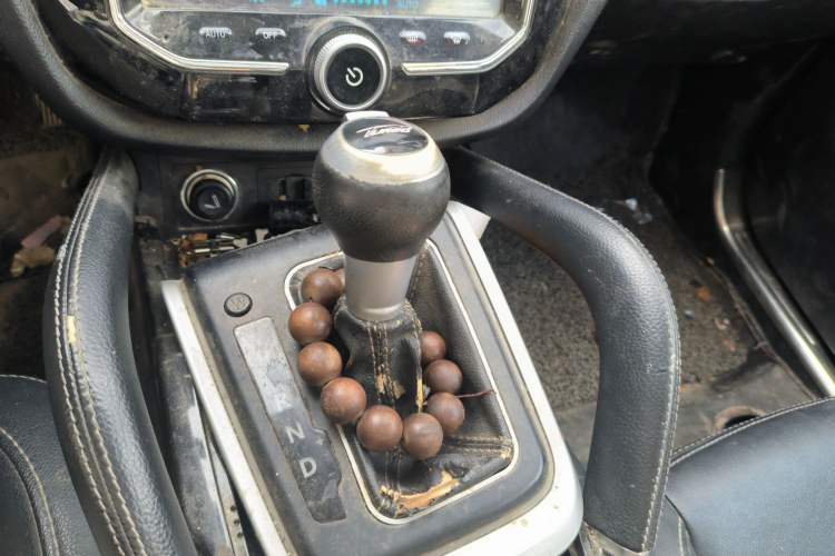Used Zotye SR7 2016 1.5T CVT Cube Heart Edition China V Standard Gear Lever