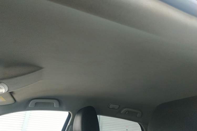 Used Zotye SR7 2016 1.5T Manual Cube Road Edition China V Standard Headliner