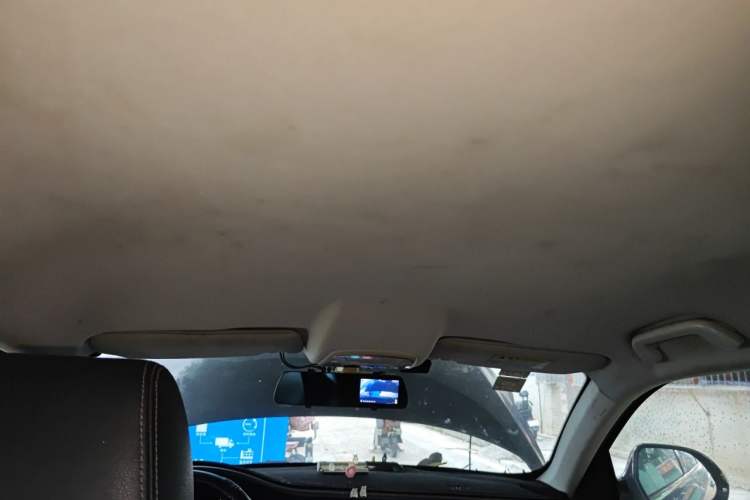 Used Zotye SR7 2016 1.5T Manual Cube Road Edition China V Standard Headliner