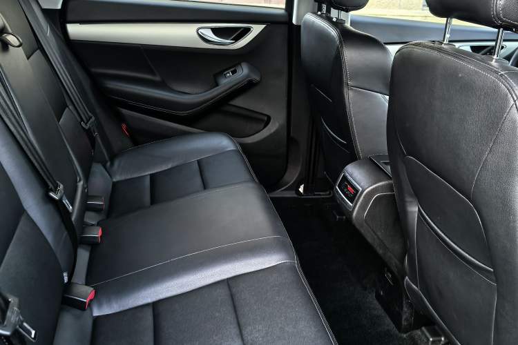 Used Zotye SR7 2016 1.5T CVT Cube Road Edition China V Standard Headliner