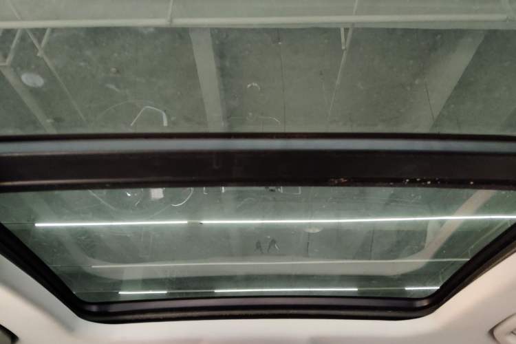 Used Zotye SR7 2016 1.5T Manual Cube Heart Edition China IV Standard Headliner