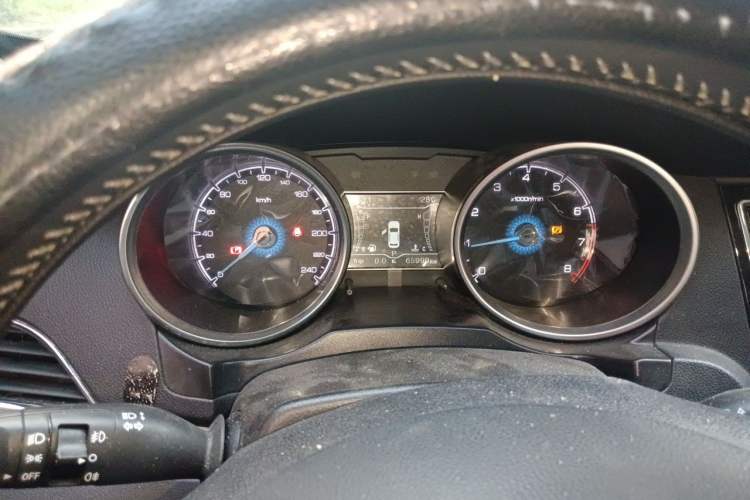 Used Zotye SR7 2016 1.5T CVT Cube Heart Edition China V Standard Instrument Cluster