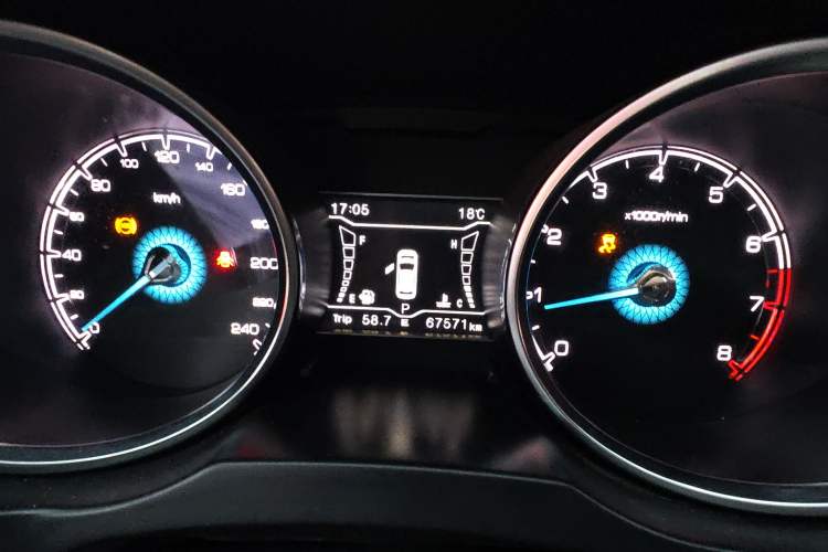Used Zotye SR7 2016 1.5T CVT Cube Heart Edition China V Standard Instrument Cluster