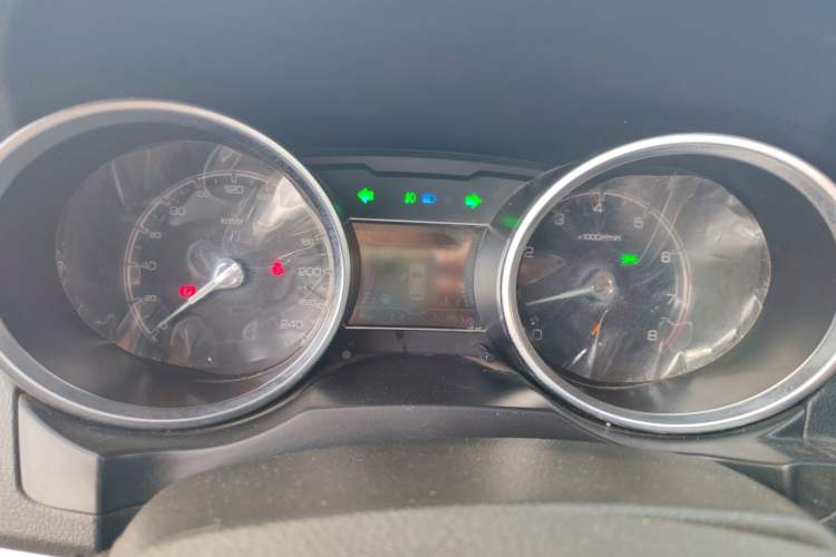Used Zotye SR7 2016 1.5T Manual Cube Road Edition China V Standard Instrument Cluster