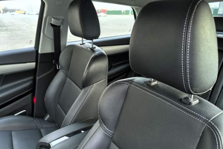 Used Zotye SR7 2016 1.5T CVT Cube Road Edition China V Standard Interior 2