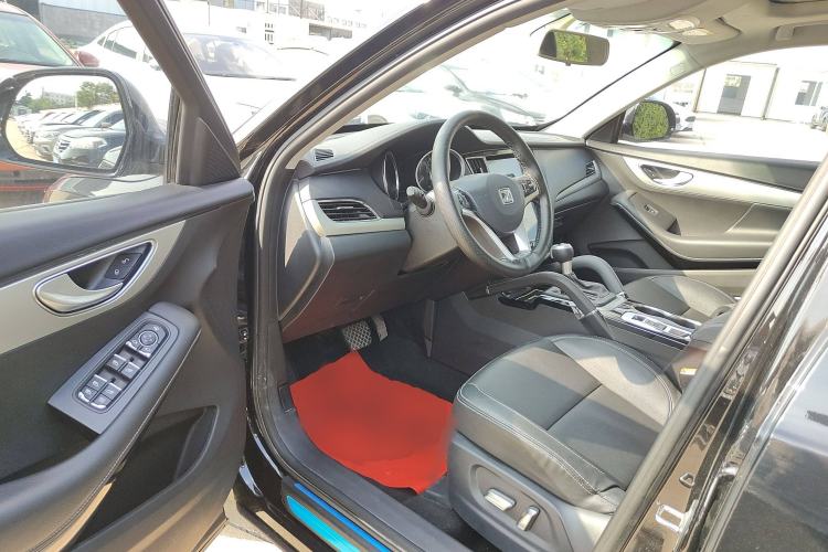 Used Zotye SR7 2016 1.5T CVT Cube Heart Edition China V Standard Interior 3