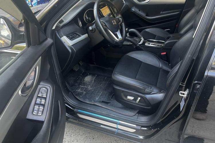 Used Zotye SR7 2016 1.5T CVT Cube Heart Edition China V Standard Interior 4