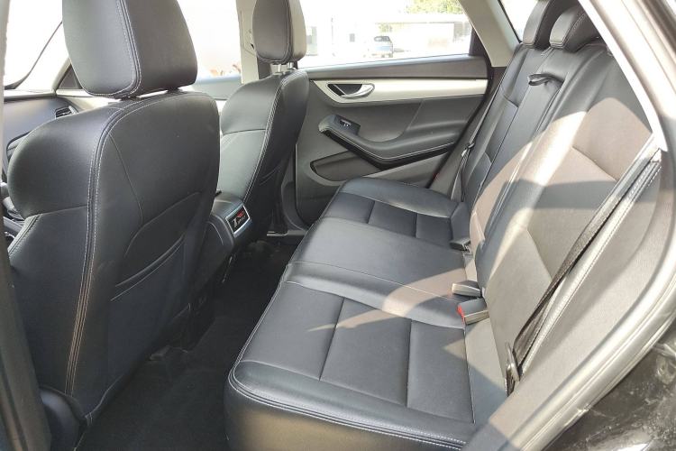 Used Zotye SR7 2016 1.5T CVT Cube Heart Edition China V Standard Interior 4