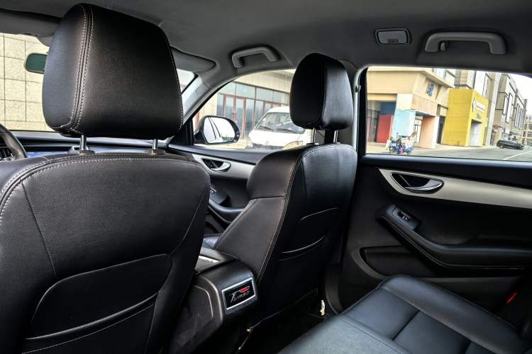 Used Zotye SR7 2016 1.5T CVT Cube Road Edition China V Standard Interior 6