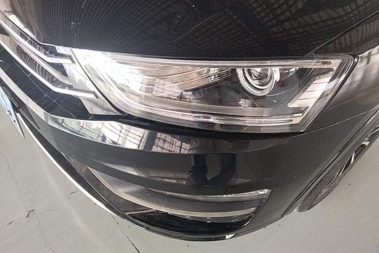 Used Zotye SR7 2016 1.5T CVT Cube Heart Edition China V Standard Left Front Headlight
