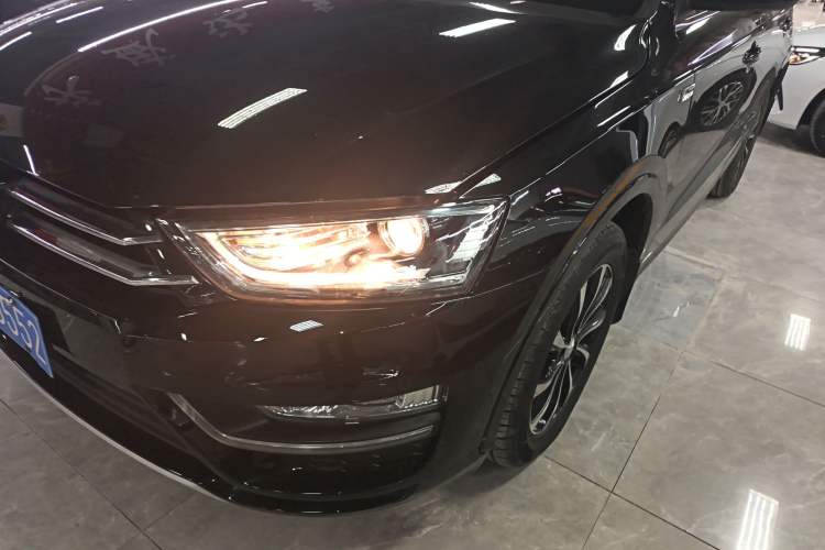 Used Zotye SR7 2016 1.5T CVT Cube Road Edition China V Standard Left Front Headlight