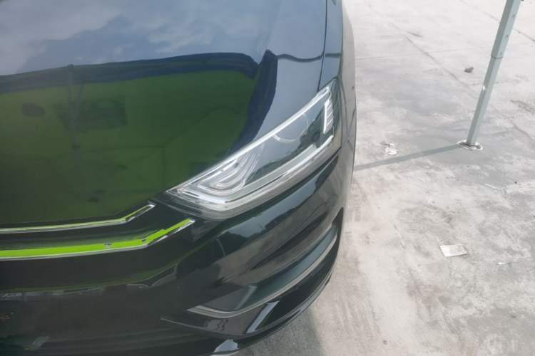 Used Zotye SR7 2016 1.5T CVT Cube Heart Edition China V Standard Left Front Headlight