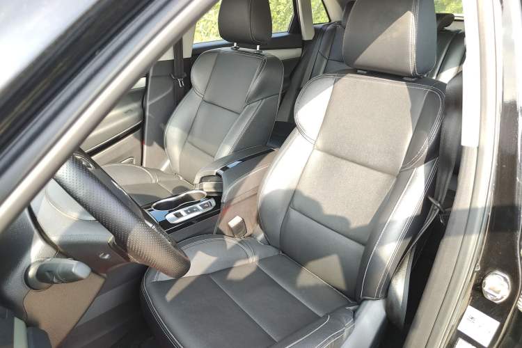 Used Zotye SR7 2016 1.5T CVT Cube Heart Edition China V Standard Left Front Seat