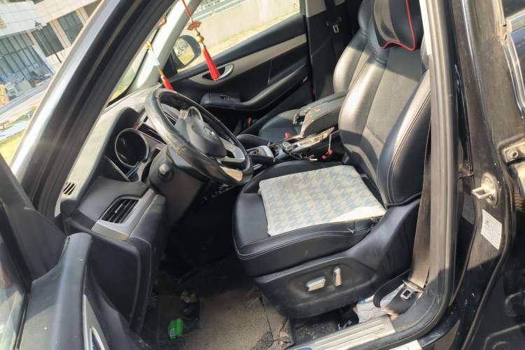 Used Zotye SR7 2016 1.5T CVT Cube Heart Edition China V Standard Left Front Seat