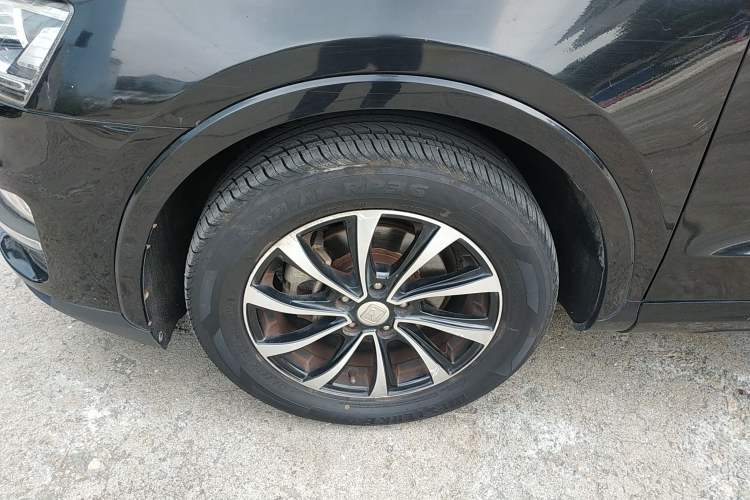 Used Zotye SR7 2016 1.5T Manual Cube Road Edition China V Standard Left Front Wheel Hub