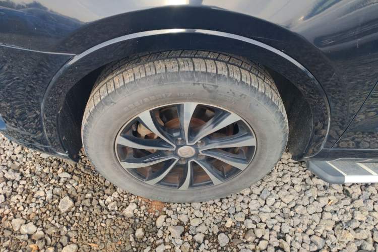 Used Zotye SR7 2016 1.5T Manual Cube Road Edition China V Standard Left Front Wheel Hub