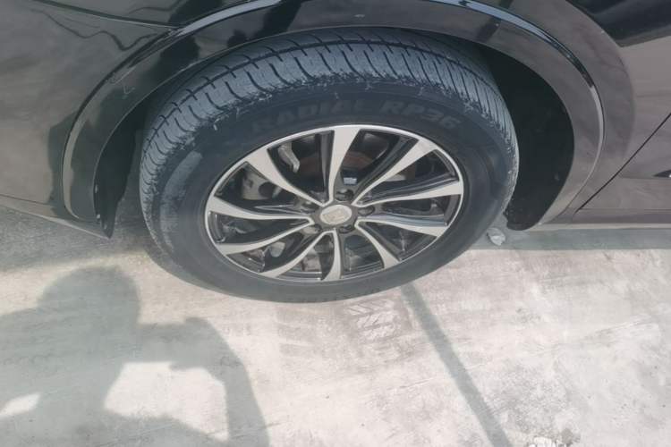 Used Zotye SR7 2016 1.5T CVT Cube Heart Edition China V Standard Left Front Wheel Hub