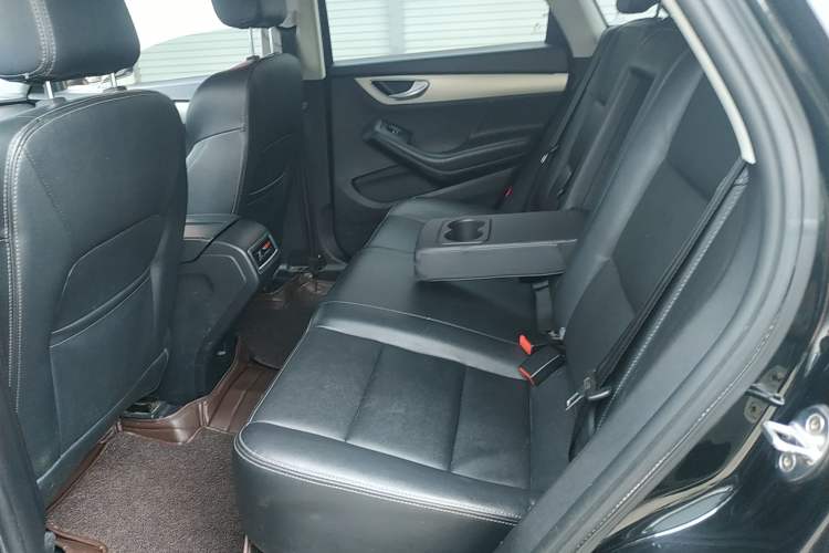 Used Zotye SR7 2016 1.5T Manual Cube Road Edition China V Standard Left Rear Seat
