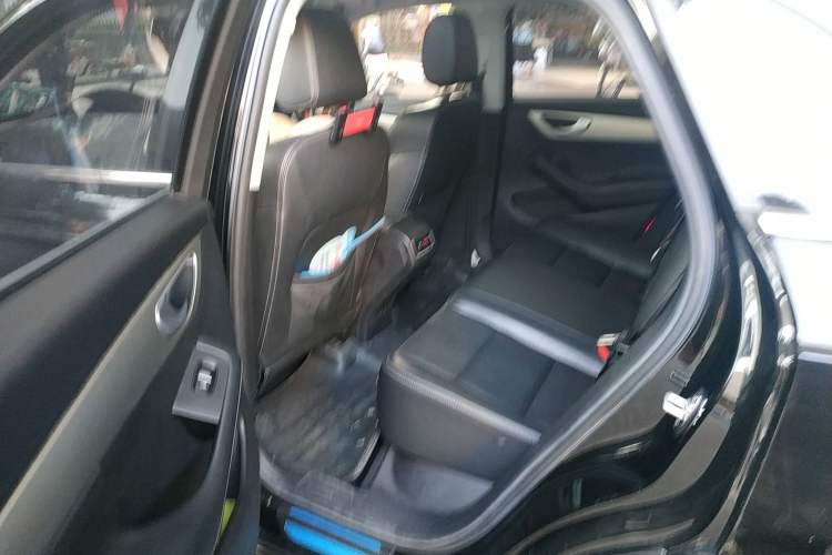 Used Zotye SR7 2016 1.5T CVT Cube Heart Edition China V Standard Left Rear Seat
