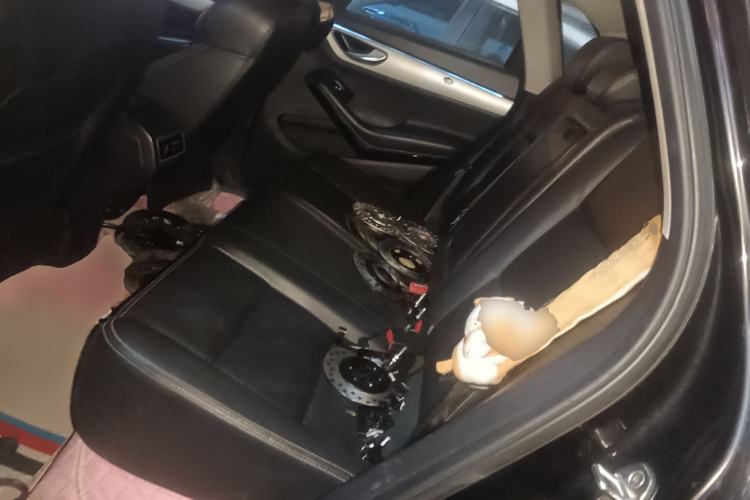 Used Zotye SR7 2016 1.5T CVT Cube Heart Edition China V Standard Left Rear Seat