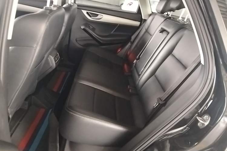 Used Zotye SR7 2016 1.5T CVT Cube Heart Edition China V Standard Left Rear Seat