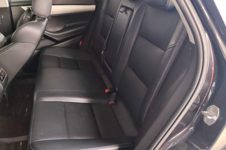 Used Zotye SR7 2016 1.5T Manual Cube Heart Edition China IV Standard Left Rear Seat