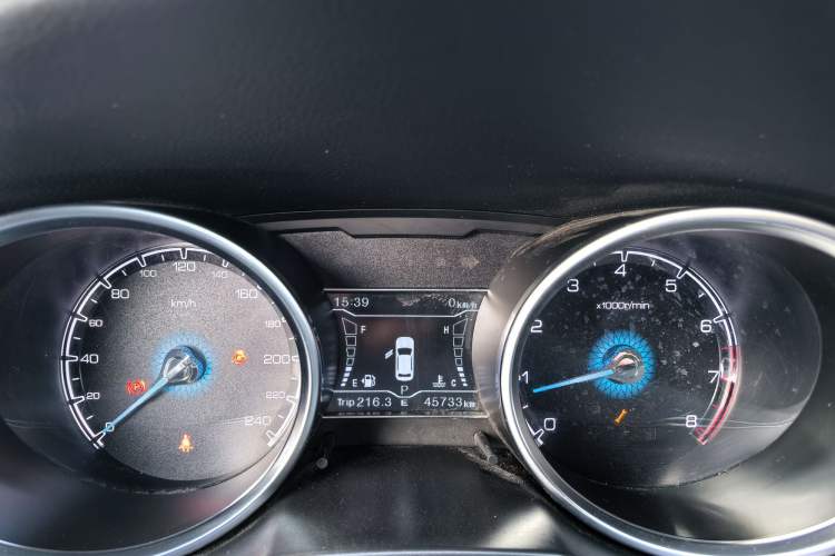 Used Zotye SR7 2016 1.5T CVT Cube Road Edition China V Standard Odometer Close Up