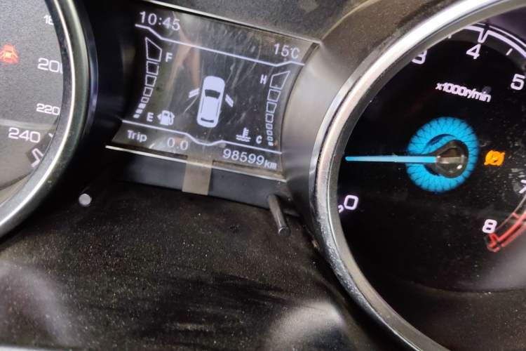 Used Zotye SR7 2016 1.5T Manual Cube Heart Edition China IV Standard Odometer Close Up
