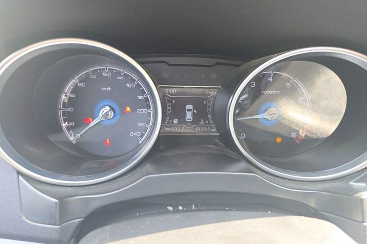Used Zotye SR7 2016 1.5T CVT Cube Road Edition China V Standard Odometer Close Up