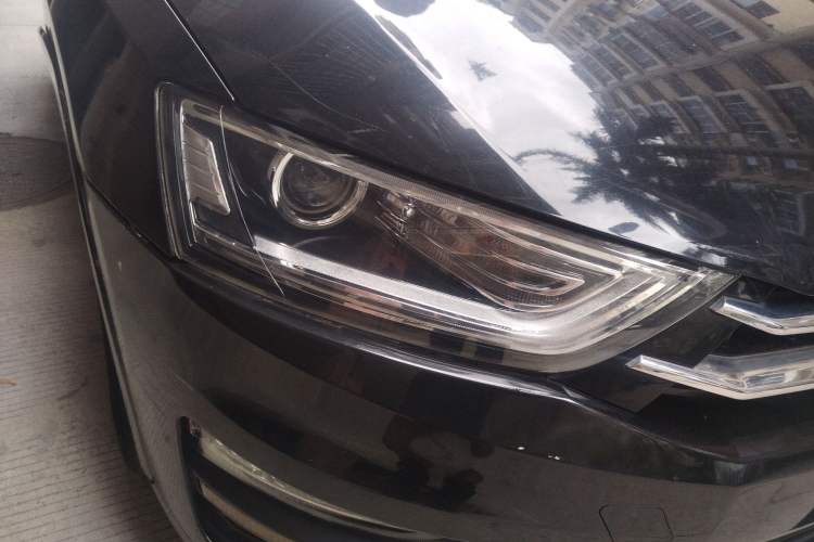 Used Zotye SR7 2016 1.5T CVT Cube Heart Edition China V Standard Right Front Headlight