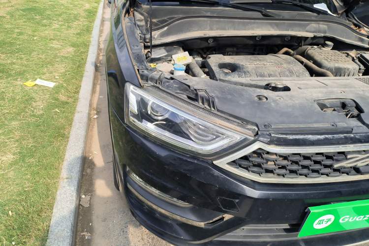 Used Zotye SR7 2016 1.5T CVT Cube Heart Edition China V Standard Right Front Headlight