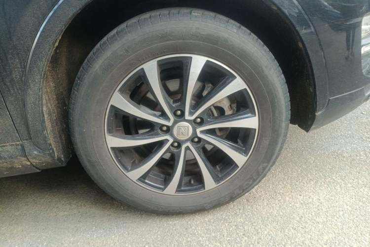Used Zotye SR7 2016 1.5T Manual Cube Heart Edition China IV Standard Right Front Wheel Hub