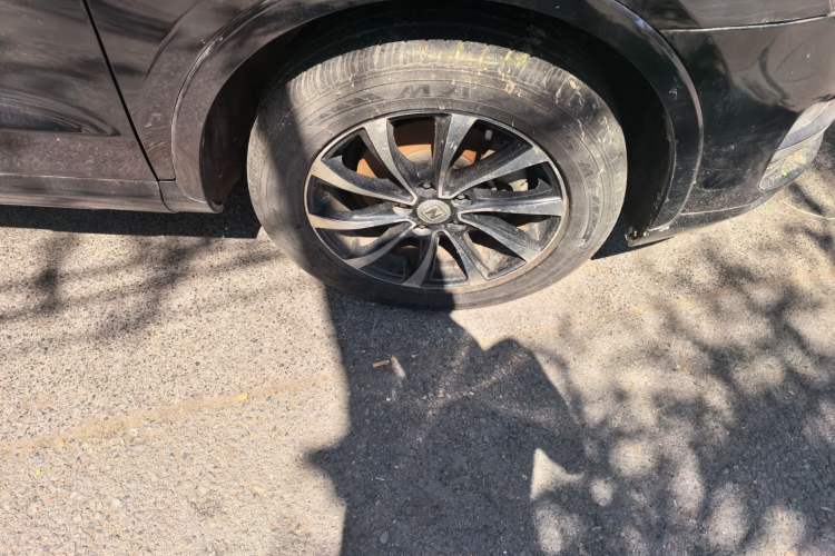 Used Zotye SR7 2016 1.5T Manual Cube Heart Edition China IV Standard Right Front Wheel Hub