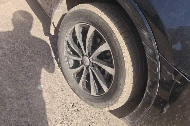 Used Zotye SR7 2016 1.5T CVT Cube Heart Edition China IV Standard Right Front Wheel Hub