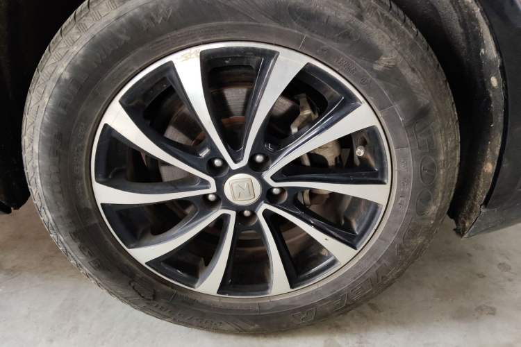 Used Zotye SR7 2016 1.5T Manual Cube Heart Edition China IV Standard Right Front Wheel Hub