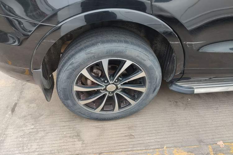 Used Zotye SR7 2016 1.5T Manual Cube Heart Edition China V Standard Right Rear Wheel Hub