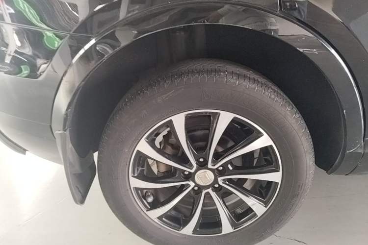 Used Zotye SR7 2016 1.5T CVT Cube Heart Edition China V Standard Right Rear Wheel Hub