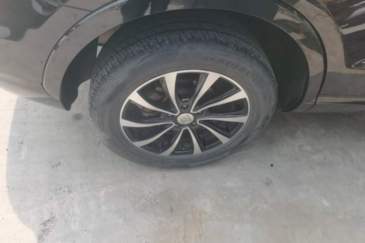 Used Zotye SR7 2016 1.5T CVT Cube Heart Edition China V Standard Right Rear Wheel Hub