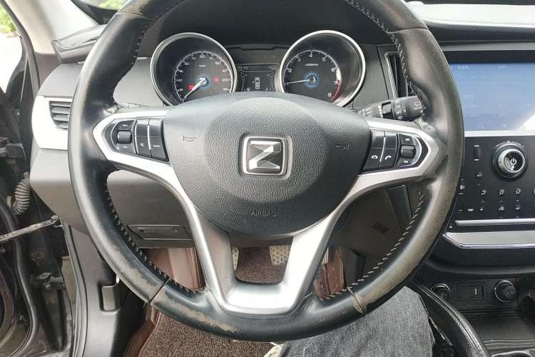 Used Zotye SR7 2016 1.5T Manual Cube Road Edition China V Standard Steering Wheel