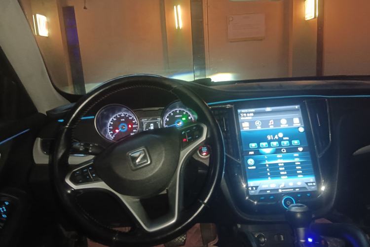 Used Zotye SR7 2016 1.5T CVT Cube Heart Edition China V Standard Steering Wheel