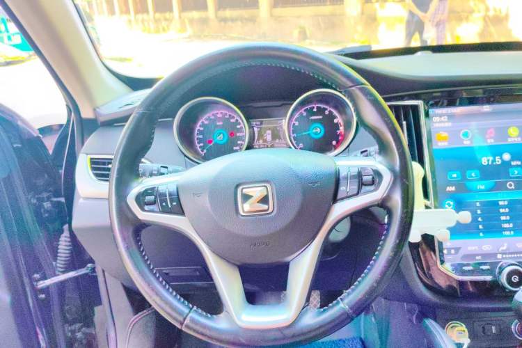 Used Zotye SR7 2016 1.5T CVT Cube Heart Edition China IV Standard Steering Wheel